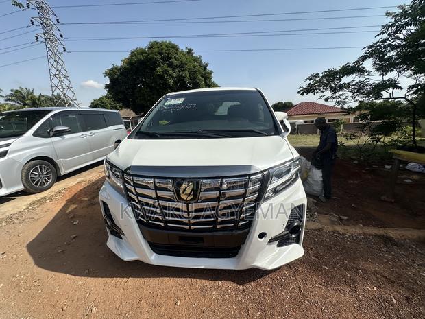 Toyota Voxy 2020 White