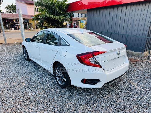 Honda Civic EX Sedan 2019 White