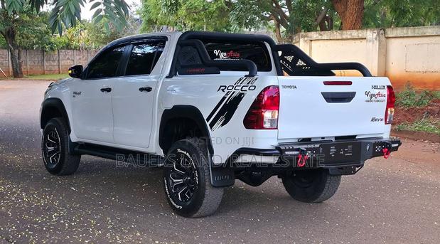New Toyota Hilux 2025 White