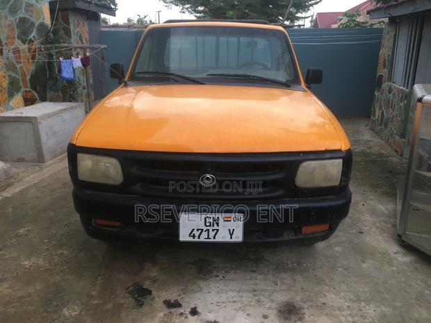Mazda B-series 1995 Yellow
