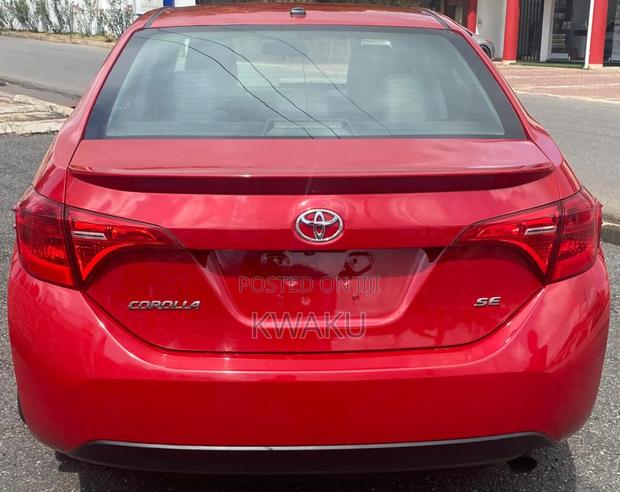 Toyota Corolla 2018 Red