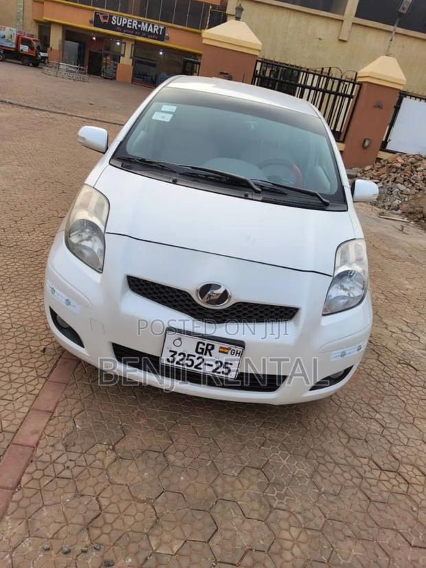 Toyota Vitz 2010 White