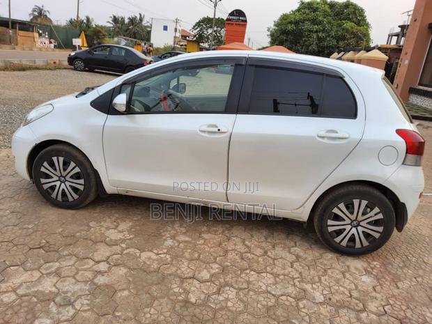 Toyota Vitz 2010 White