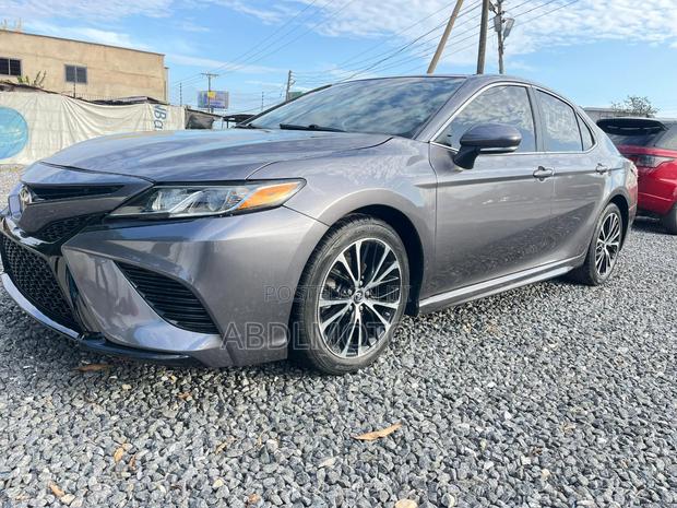 Toyota Camry SE (2.5L 4cyl 8A) 2019 Brown