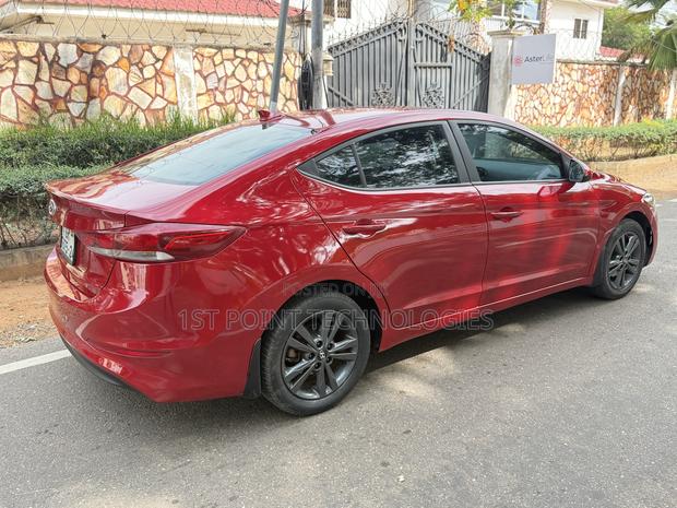 Hyundai Elantra 2018 Red