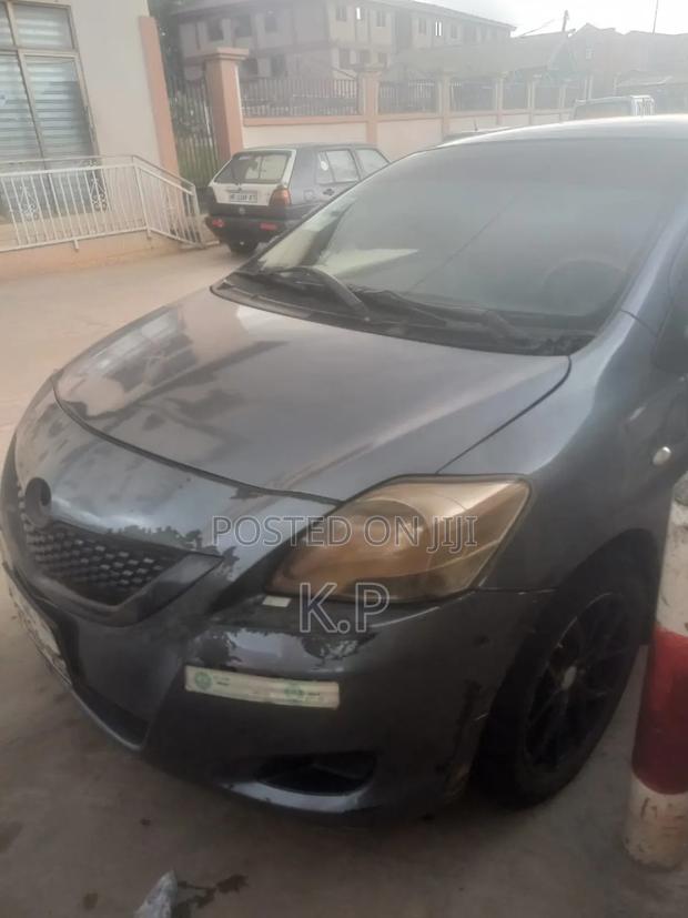 Toyota Belta 2010 Blue