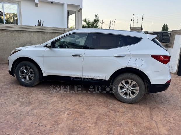 Hyundai Santa Fe 2013 White