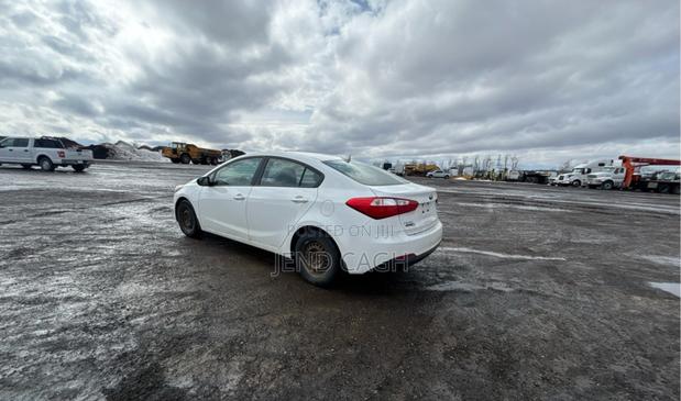 Kia Forte EX Sedan 2015 Off white