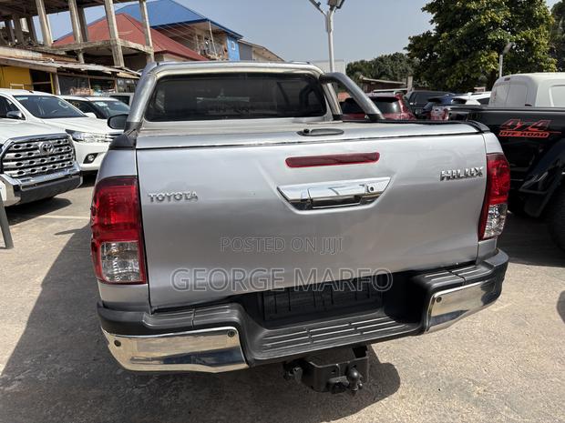 Toyota Hilux 2019 Silver