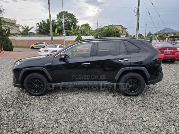 Toyota RAV4 Limited 2021 Black