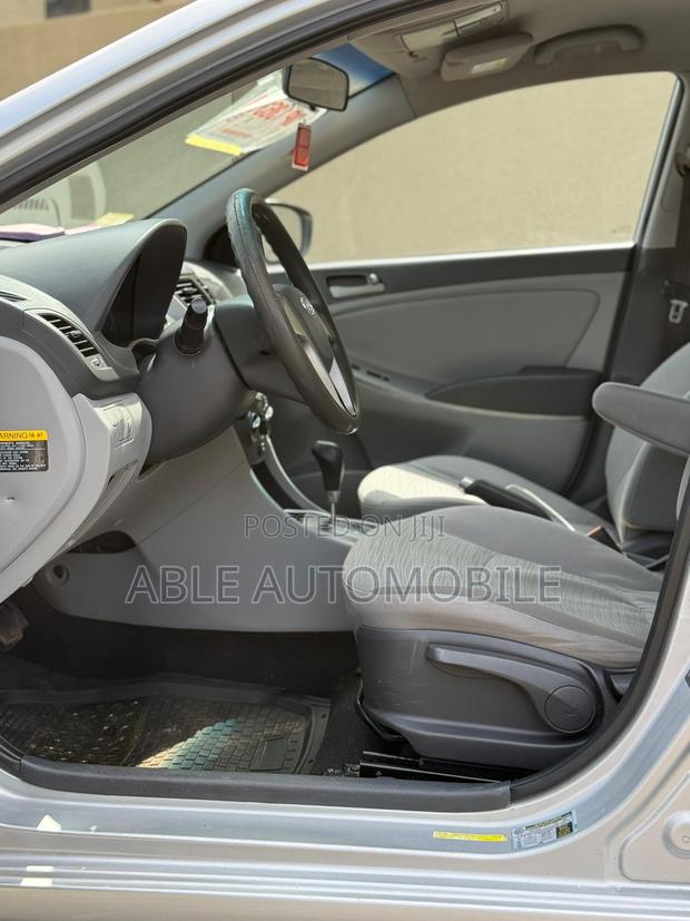 Hyundai Accent SE Sedan 2016 Silver