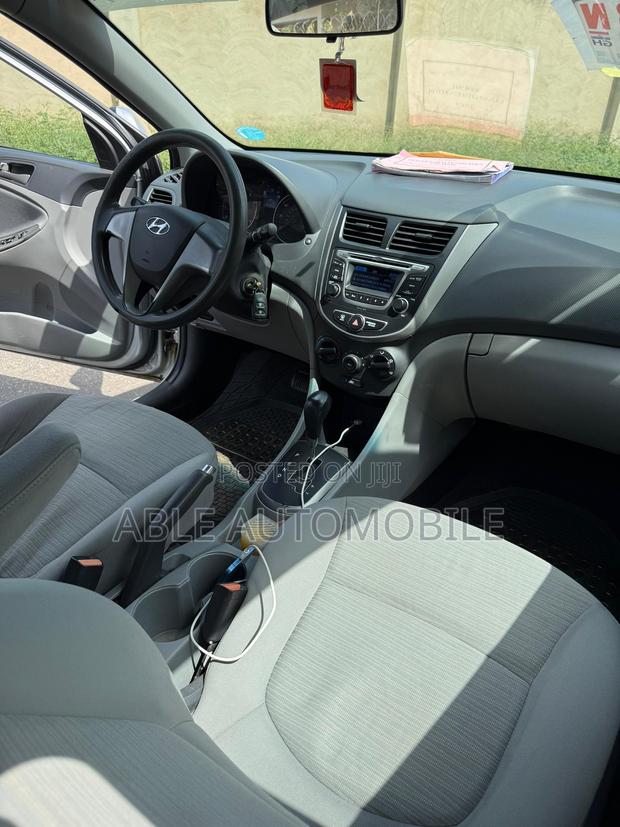 Hyundai Accent SE Sedan 2016 Silver