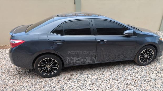 Toyota Corolla 2015 Gray