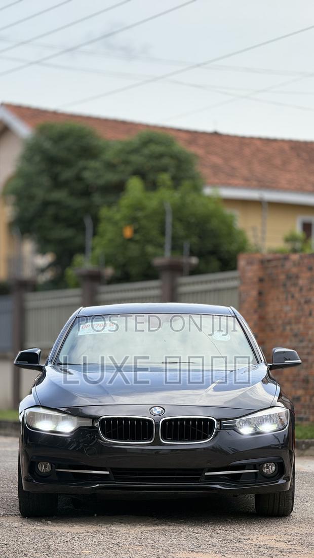 BMW 320i Sedan RWD 2017 Black