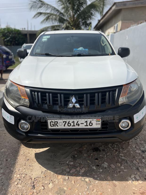Mitsubishi L200 2016 White