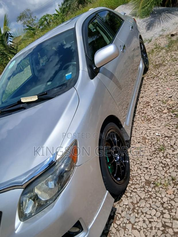 Toyota Corolla XLE 4dr Sedan (1.8L 4cyl 4A) 2010 Silver
