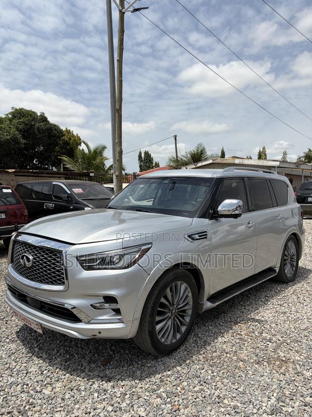 Infiniti QX80 2017 Silver