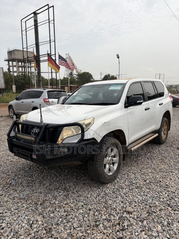 Toyota Land Cruiser Prado 2016 White