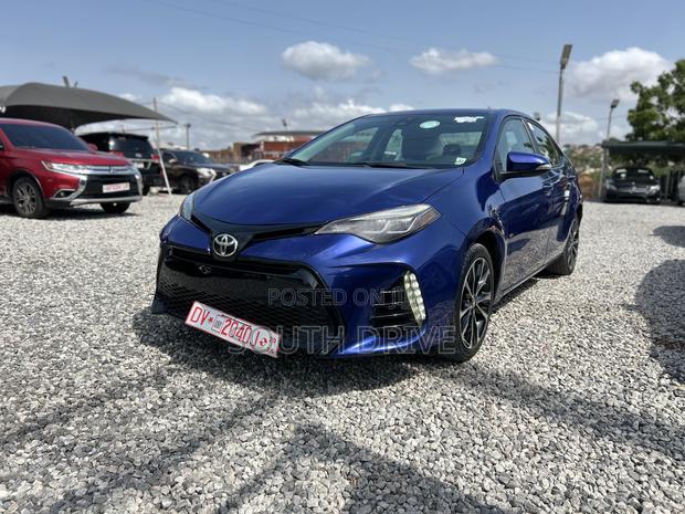 Toyota Corolla SE (1.8L 4cyl 2A) 2018 Blue