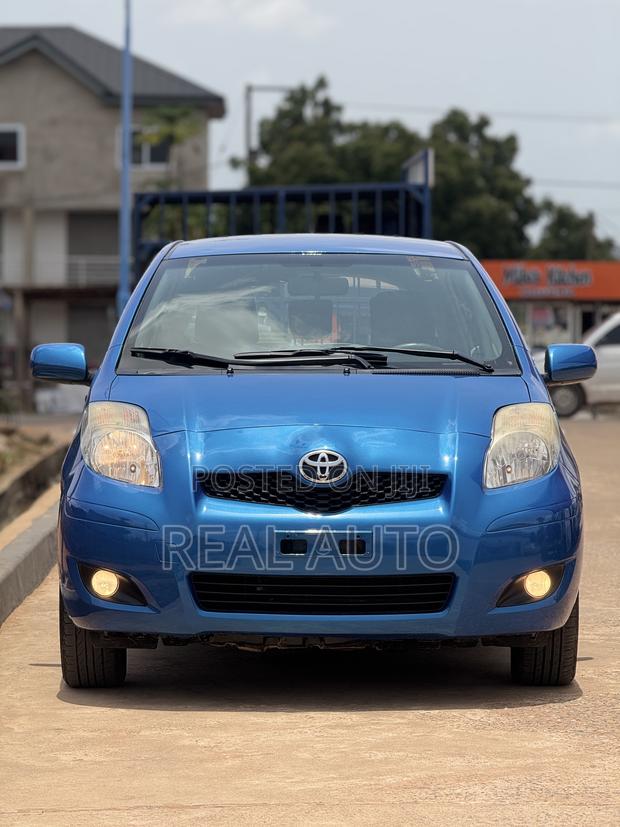 Toyota Yaris SE Hatchback 5dr 2012 Blue