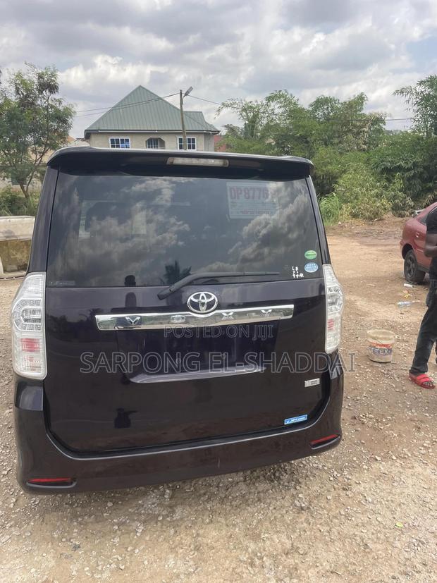 Toyota Voxy 2013 Black