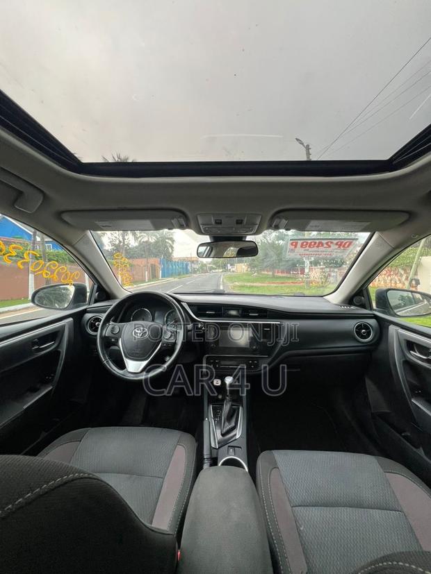 Toyota Corolla LE 4dr Sedan (1.8L 4cyl CVT) 2017 Silver