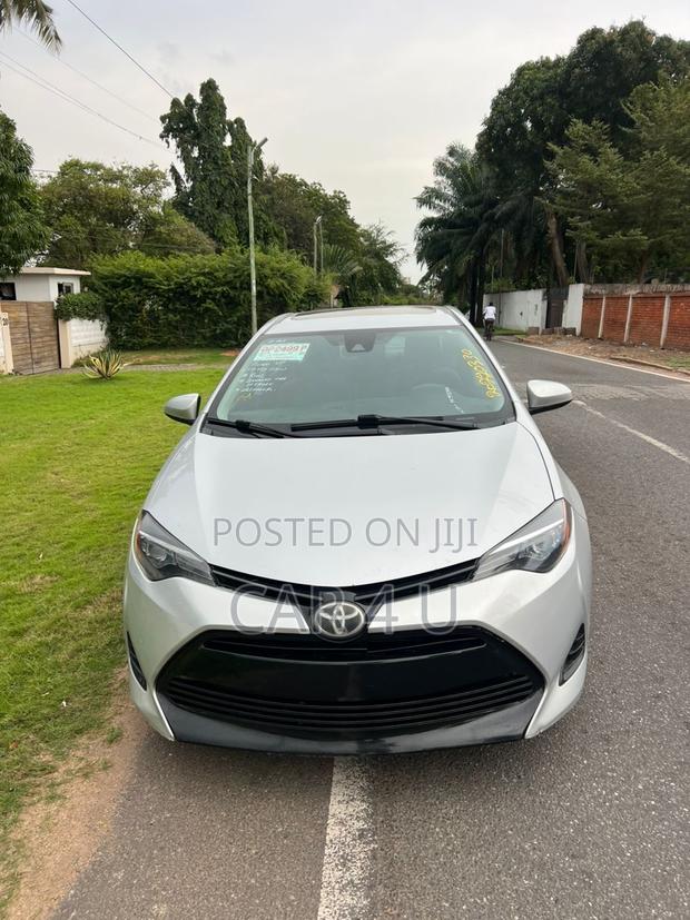 Toyota Corolla LE 4dr Sedan (1.8L 4cyl CVT) 2017 Silver