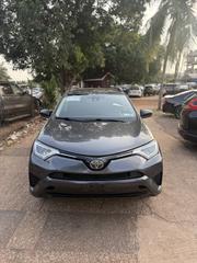 Toyota RAV4 LE 4dr SUV AWD (2.5L 4cyl 6A) 2018 Gray for sale
