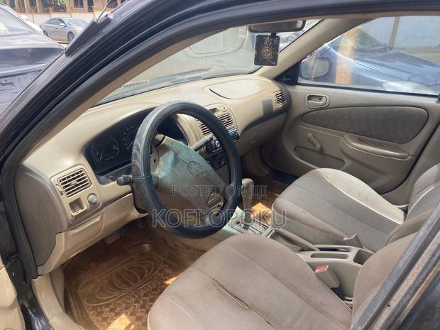 Toyota Corolla 2000 Blue