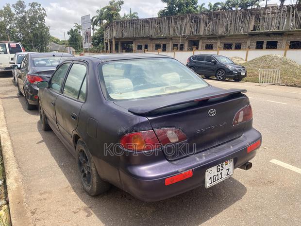Toyota Corolla 2000 Blue