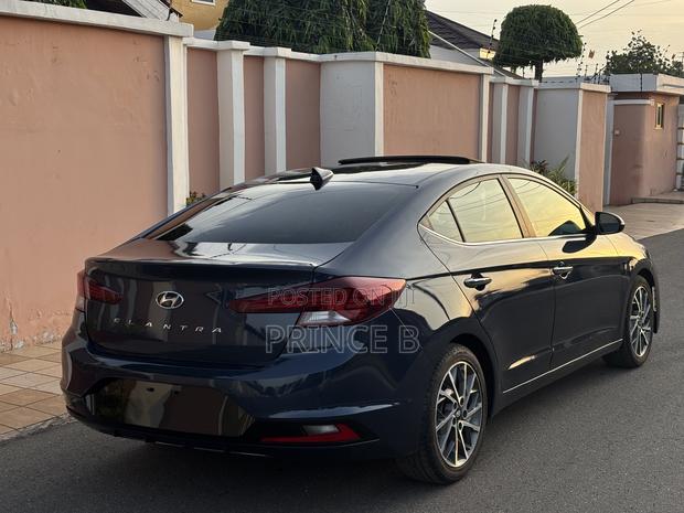 Hyundai Elantra Limited 2019 Blue