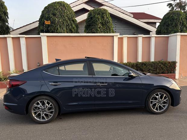 Hyundai Elantra Limited 2019 Blue