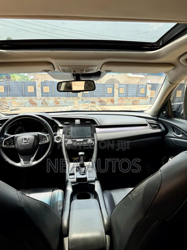 Honda Civic Touring 4dr Sedan (1.5L 4cyl) 2017 Gray
