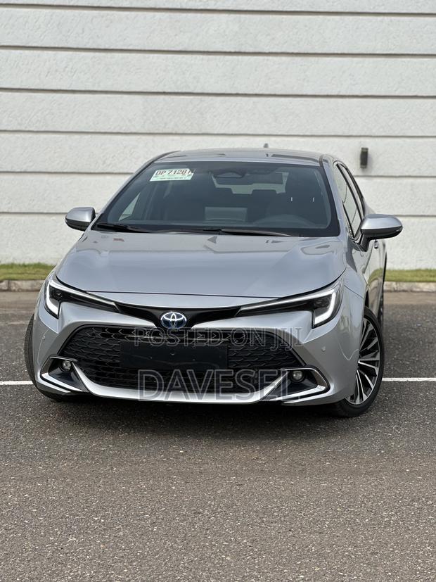 Toyota Corolla 2024 Silver