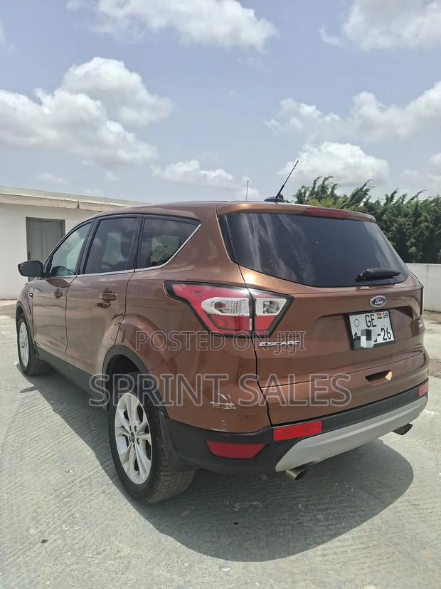 Ford Escape SE FWD 2017 Brown