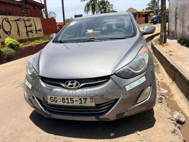 Hyundai Elantra Limited Sedan FWD (1.8L 4cyl 6A) 2013 Gray