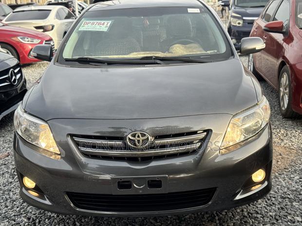 Toyota Corolla LE 4dr Sedan (1.8L 4cyl 4A) 2010 Gray