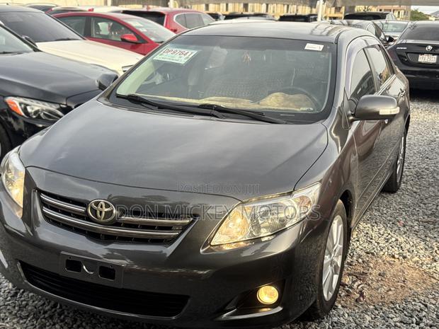 Toyota Corolla LE 4dr Sedan (1.8L 4cyl 4A) 2010 Gray