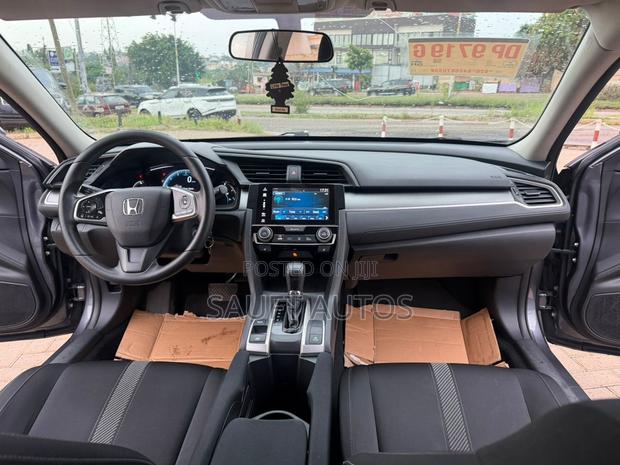 Honda Civic LX 4dr Sedan (2.0L 4cyl) 2016 Gray