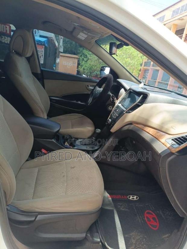 Hyundai Santa Fe SE AWD 2016 White