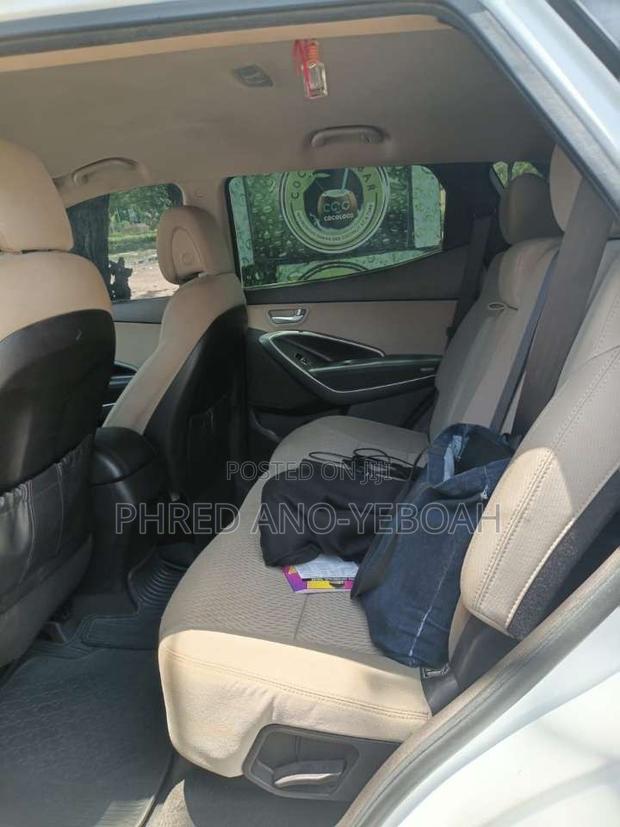 Hyundai Santa Fe SE AWD 2016 White