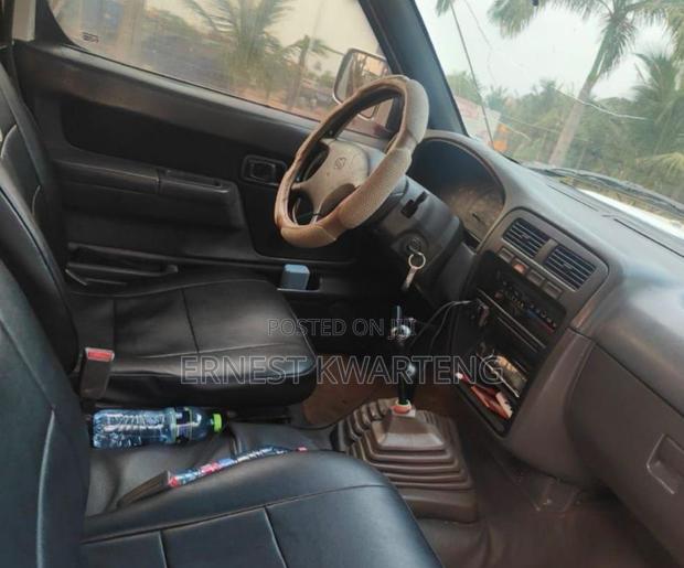 Nissan Hardbody 2015 White