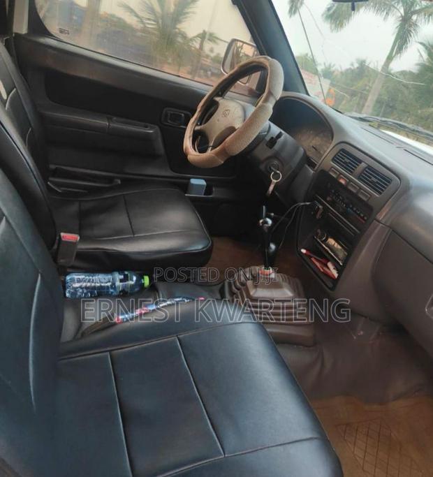 Nissan Hardbody 2015 White