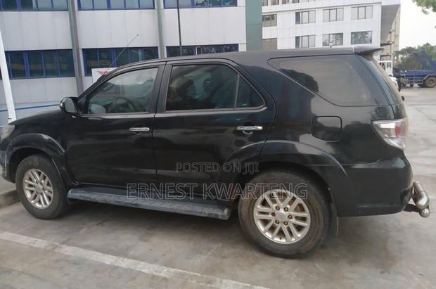 Toyota Fortuner 2012 Black