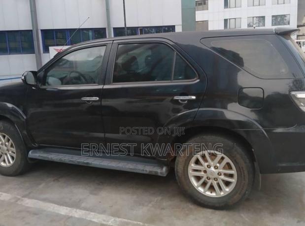 Toyota Fortuner 2012 Black