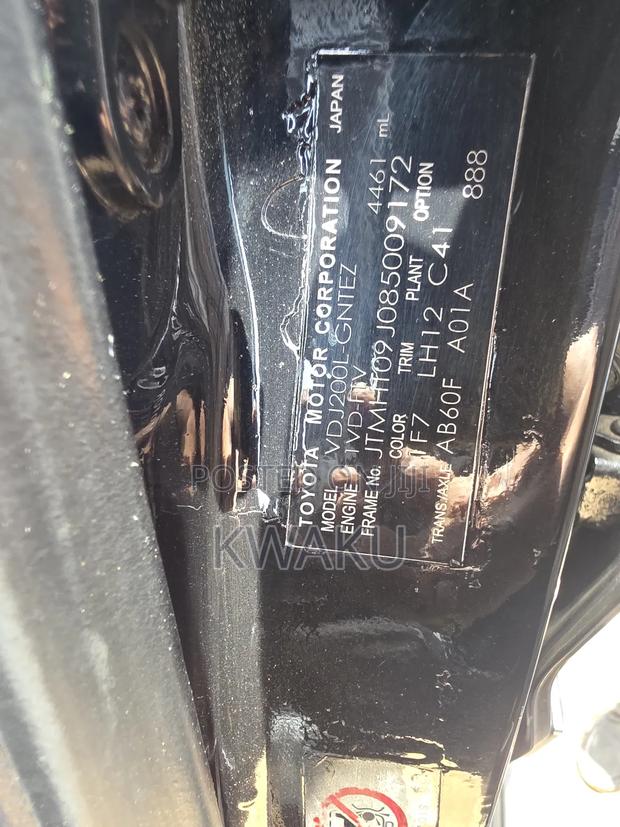 Toyota Land Cruiser 2010 Black