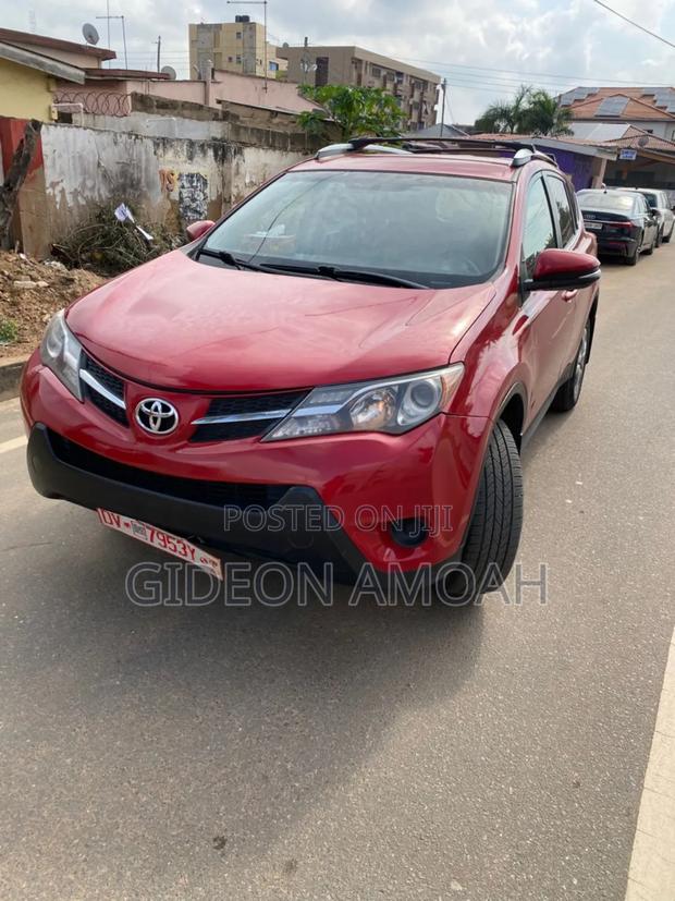 Toyota RAV4 XLE 4dr SUV AWD (2.5L 4cyl 6A) 2015 Red
