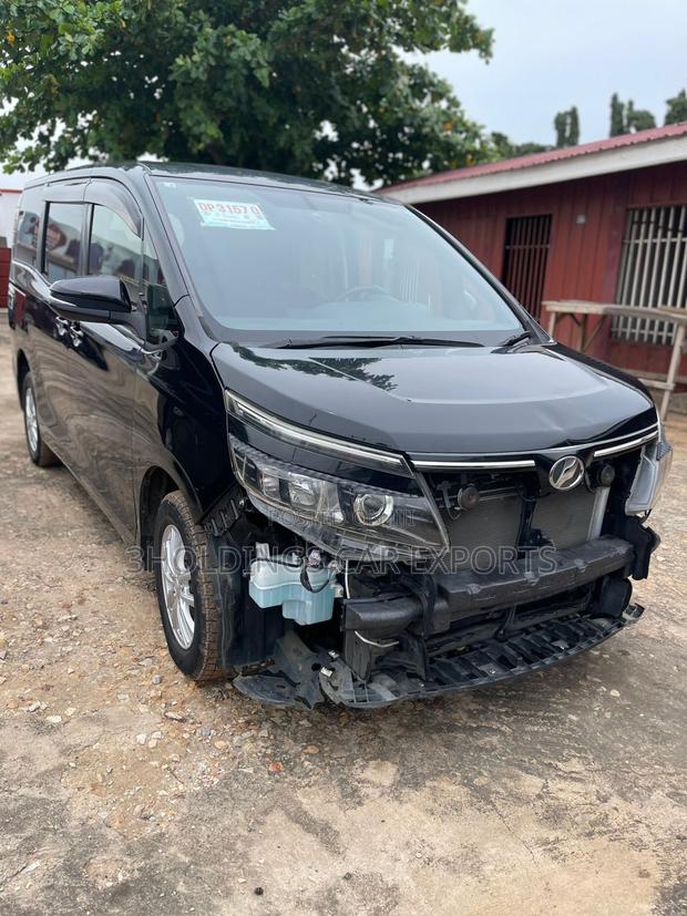 Toyota Voxy SV Premium 2014 Black