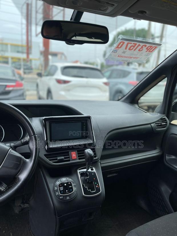 Toyota Voxy SV Premium 2014 Black