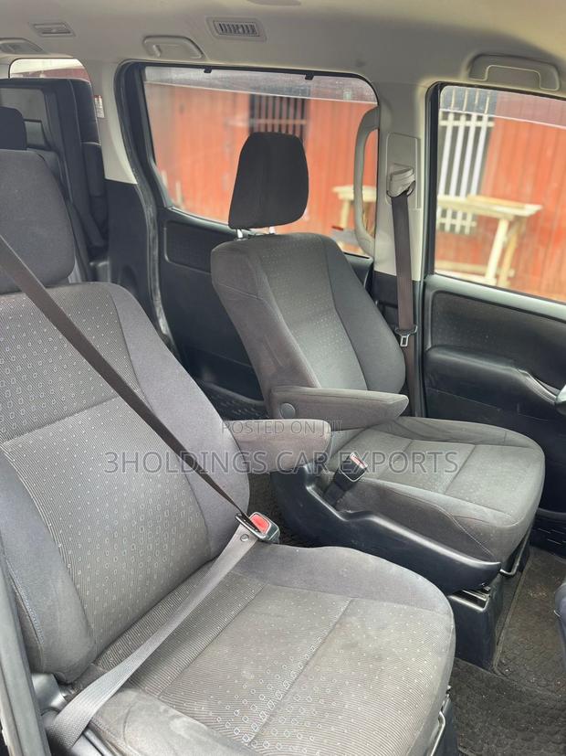 Toyota Voxy SV Premium 2014 Black
